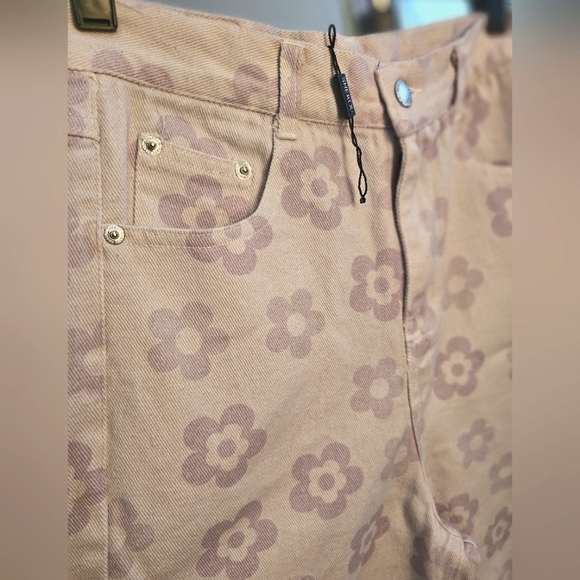 High-waisted jeans - Picture 1 of 8